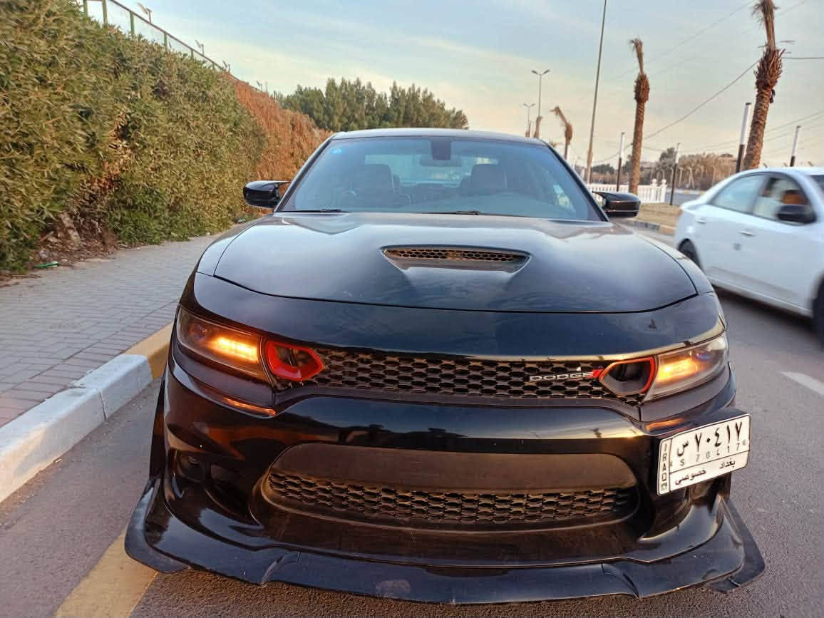 جارجر موديل 2020 SXTحادثها جاملغ وبنيد محدثة GT
يعني صبغ بنيد وجاملغين امامية 
السعر ١٩٥ وبيها مجال 
مكانها بغداد حي الحسين 

***********
