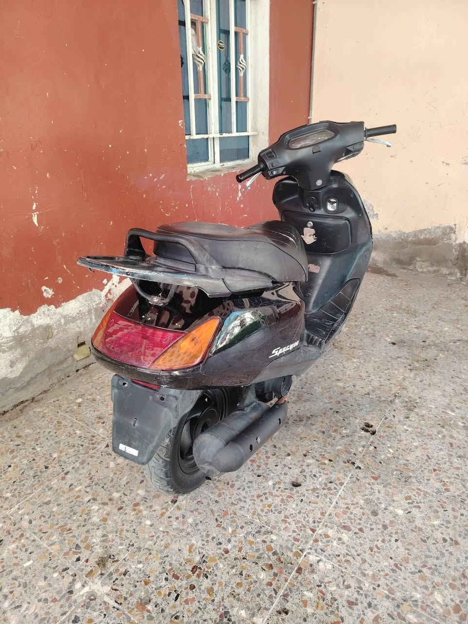 السلام عليكم سبيسي ياباني مجفت رايمر كفرات اصلي سلف هندر كهربائيات كلهة شغال سعر 500
***********
