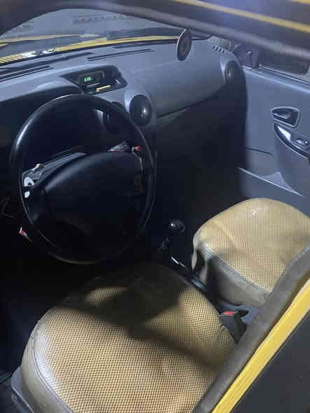 البيع سايبه 2013 مكينه وكير جدد صدر جديد سياره مال جناي متعوب عليه بسمي السياره مصفره رايدها ب 30 وبيه مجال ***********
