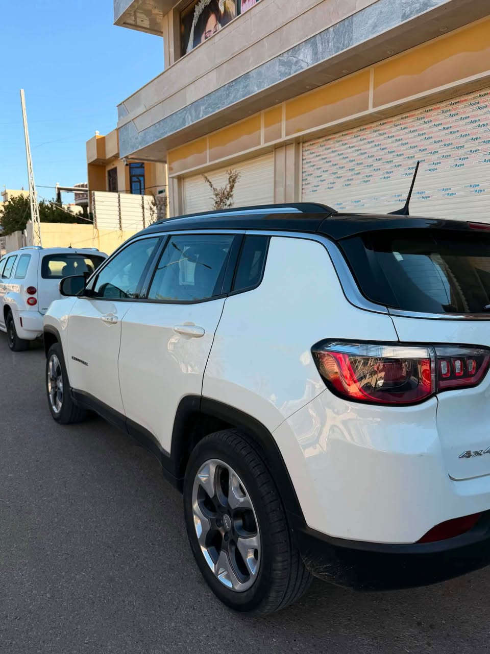 جيب كومباس لمتدد تو كلر ماشيه ٦٨ الف موديل ٢٠١٨ ضرر بس بنيد تبريد قطعتين كشنات جلد تدفئه الكشنات الاماميه كير ٩ نمر محرك بحاله جيد جدا بانوراما ومواصفات الجيب معروفه توقف ذاتي *********** بغداد, العراق

