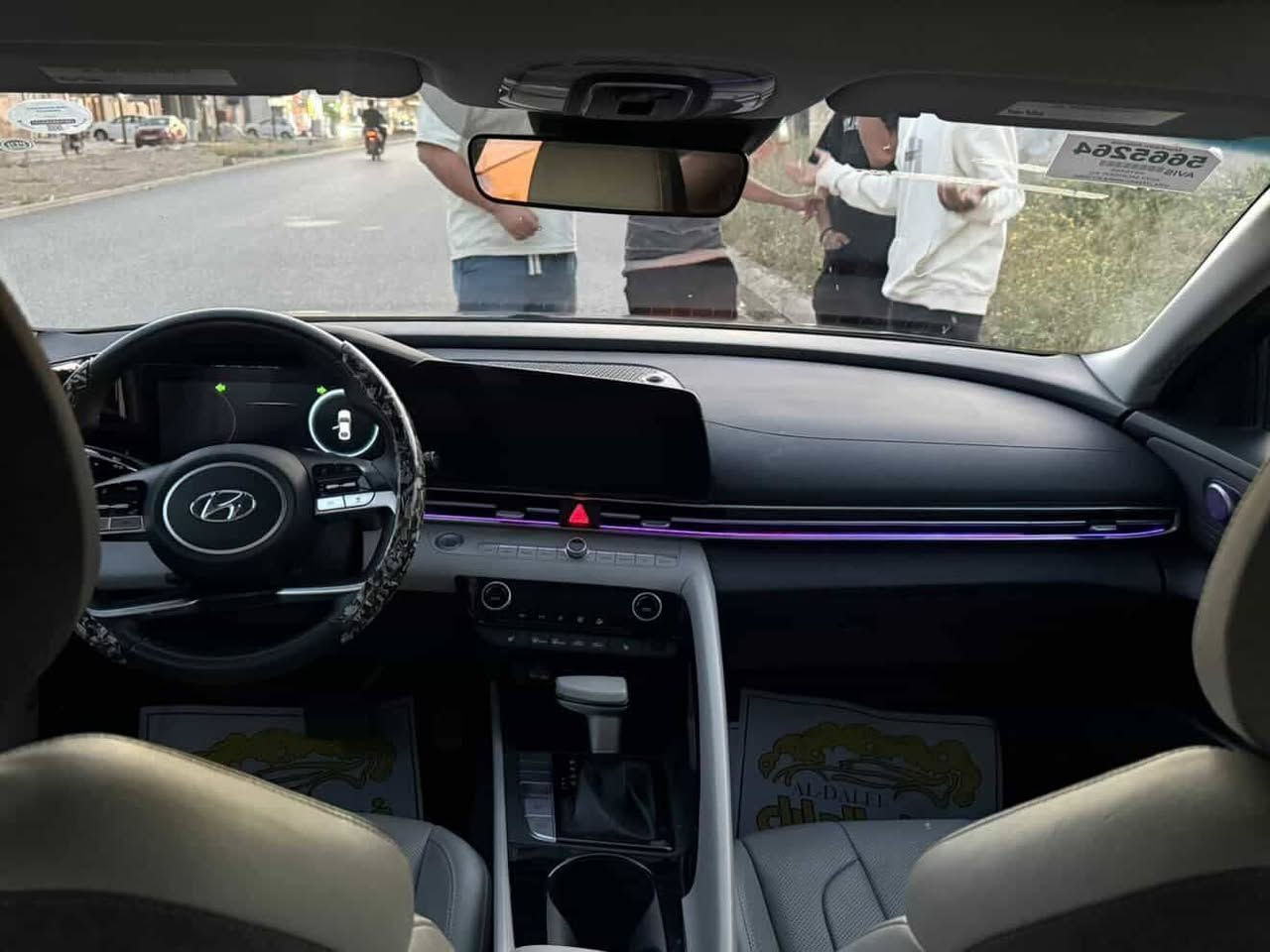 هيونداي النترا 2023 لميدت سمارت وارد
محرك 1.6 MPI DOHC 16V اقتصادي
گير أوتوماتيك IVT
دفع أمامي FWD
ممشى: [50000]
اللون: [رصاصي]

المواصفات الخارجية:

- تصميم رياضي حديث
- شبك أمامي كروم
- LED أمامي وخلفي
- LED نهاري DRL
- إشارات بالمرايا
- مرايا كهربائية قابلة للطي
- فتح وغلق بصمة
- Smart Key
- تشغيل بصمة
- جنوط ألمنيوم 16
- حساسات خلفية
- كاميرا خلفية
- زجاج كهربائي كامل
- مرايا كهربائية
- عازل صوت جيد
- فتحة تهوية خلفية
- شنطة واسعة
- خطافات تثبيت
- إضاءة ترحيبية
- جناح خلفي رياضي
- ديكور خارجي رياضي
- صدامات رياضية
- خطوط انسيابية حديثة

المواصفات الداخلية:

- شاشة معلومات كبيرة
- شاشة عدادات رقمية
- Apple CarPlay
- Android Auto
- Bluetooth
- USB
- AUX
- نظام صوت ممتاز
- تحكم كامل بالسكان
- مثبت سرعة
- أوامر صوتية
- شاشة معلومات للسائق
- مكيف أوتوماتيك
- تبريد قوي جداً
- فتحات تكييف خلفية
- تبريد وتدفئة
- Economy Drive Mode
- Sport Mode
- قفل مركزي
- ريموتين وكالة
- تشغيل عن بعد
- نوافذ كهربائية
- تحكم كهربائي بالمرايا
- مقاعد مريحة
- مسند يد أمامي وخلفي
- حاملات أكواب
- درج تبريد
- إنارة داخلية
- منفذ شحن سريع
- شاحن 12V
- عداد ديجتل
- تحكم بالإضاءة
- تحكم بالصوت والمكالمات من السكان
- مثبت سرعة من السكان

أنظمة الأمان:

- ABS مانع انغلاق
- ESP ثبات إلكتروني
- Traction Control
- Hill Assist
- TPMS مراقبة ضغط الإطارات
- وسائد هوائية متعددة
- Isofix للأطفال
- نظام منع الانزلاق
- نظام مانع سرقة
- إنذار
- قفل أبواب أوتوماتيك
- حساسات أمان
- كاميرا رجوع
- رؤية واضحة ليلية

المواصفات الميكانيكية:

- 4 سلندر
- سعة 1600cc
- قوة 123 حصان
- عزم 154 نيوتن متر
- صرفية ممتازة جداً
- قير IVT ناعم واقتصادي
- تبريد ممتاز
- مكينة هادئة
- ثبات ممتاز
- قيادة مريحة داخل المدينة والسفر

السيارة:

- استخدام شخصي
- نظيفة جداً
- لا تحتاج أي صرف
- مكينة وقير وشاصي ممتاز
- جاهزة للفحص
- خالية من المشاكل
- سيرفسات منتظمة
- محافظ عليها

للتواصل :***********
أو
‭***********
