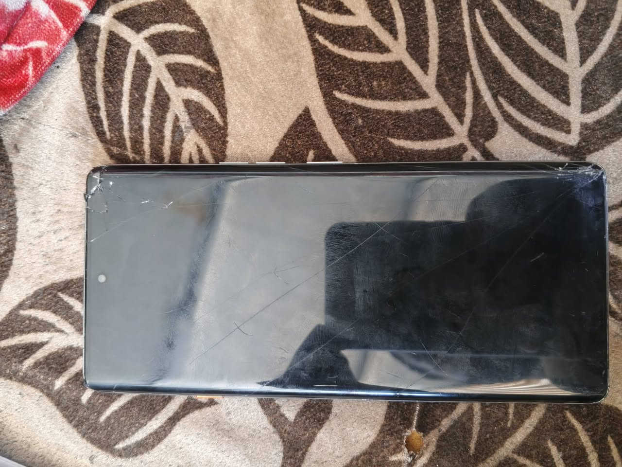 تگنو كامون 5g ذاگرة 256عله 12 جهاز وكع مني بلمي وتكسرت شاشه رايده ب150 للستفسار *********** مكاني مدينه الصدر
