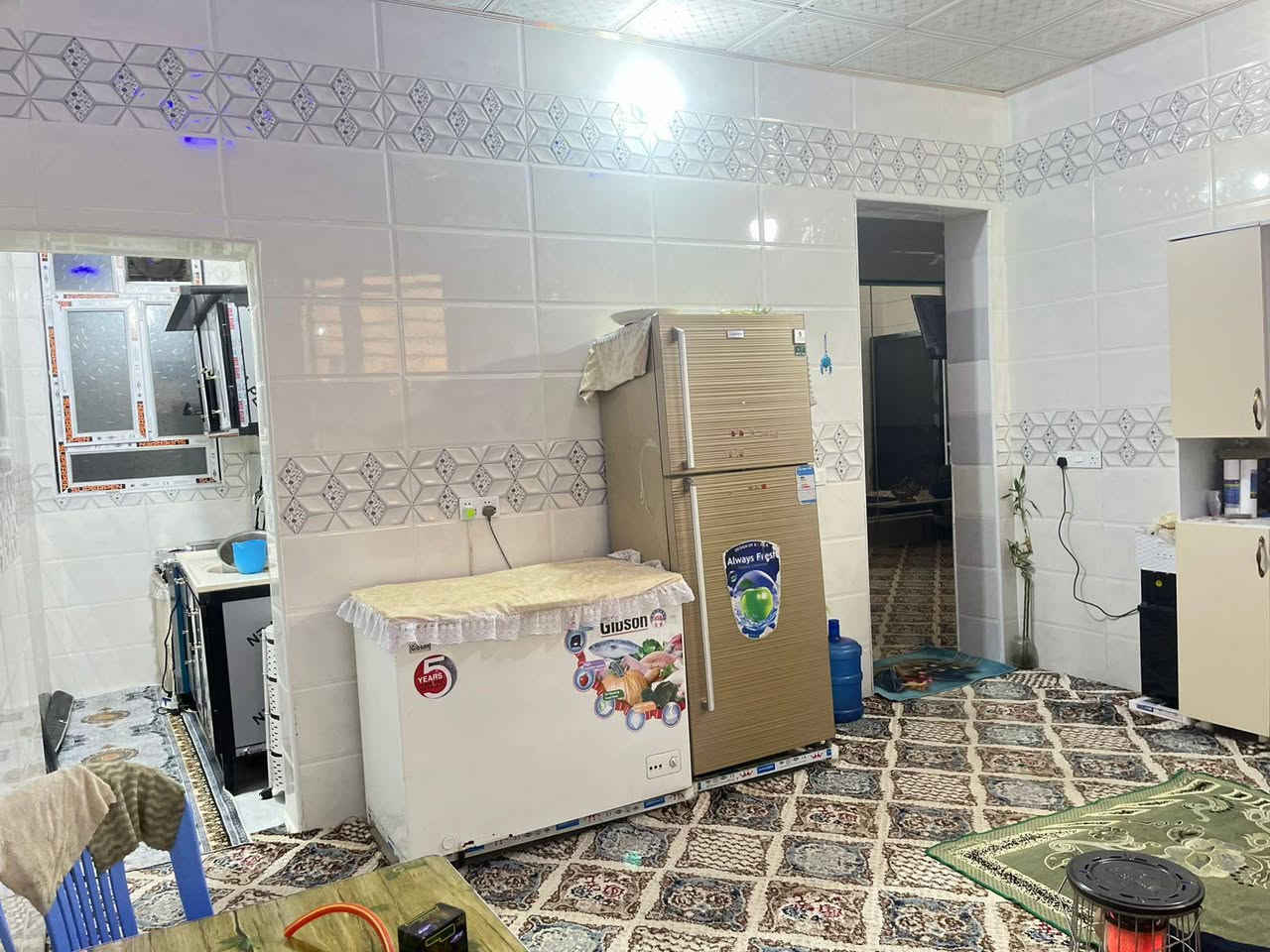 بيت ٢٠٠ متر طابقين بناء درجه اولى حديث حي القدس على شارع ٢٠ بناء حديث ٦ غرف نوم ***********
