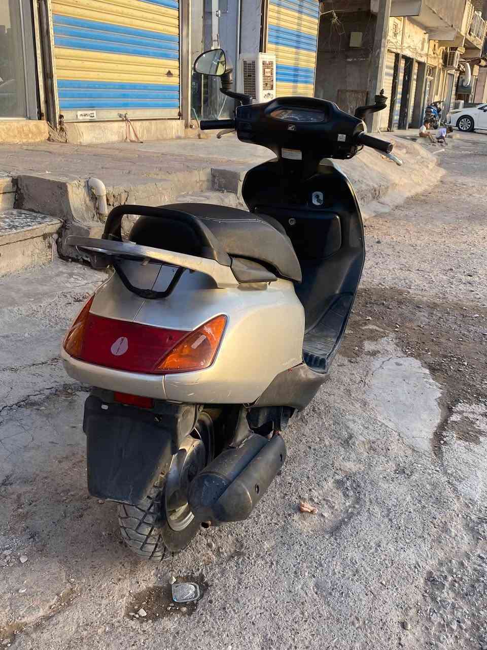 للبيع هوندا سبيسي دراجه مال رمبه شغاله كامله من كلشي جيب الف فيتر وتعال افحص كله بلادي كلشي ما مبدل بيه نكره سلف مكينه ناعمه تخبل سعر 550 بيه مجال للشراي *********** بغداد مدينه الصدر
