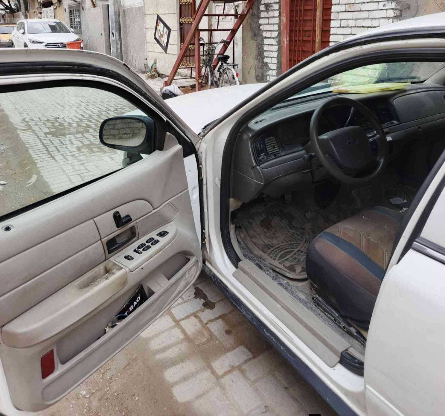 سلام عليكم من رخصه الادمن
فورد كراون فكتزريا بوليسي موديل 2007
محرك،8 سلندر 4600 بلادي
سياره حلوة معنى الكلمه
 مكفوله من الكير و المحرك 
تراتيك للبصره
تبريد شغال تخم تاير
بيهة صبغ الصطحيات ابيع صبغ عام بدون دواخل وتجي وشوف
رقمها بغداد الانكليزي الجديد 
سعرها 85$ وبيها مجال للطيبين 
مكاني بغداد الاستفسار /
*********** 
***********
