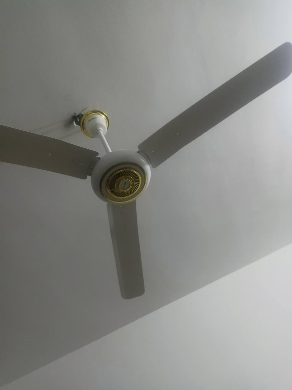 غراض للبيع باسعار مناسبة
الفلوجة 
حي الشهداء 
الرقم***********
