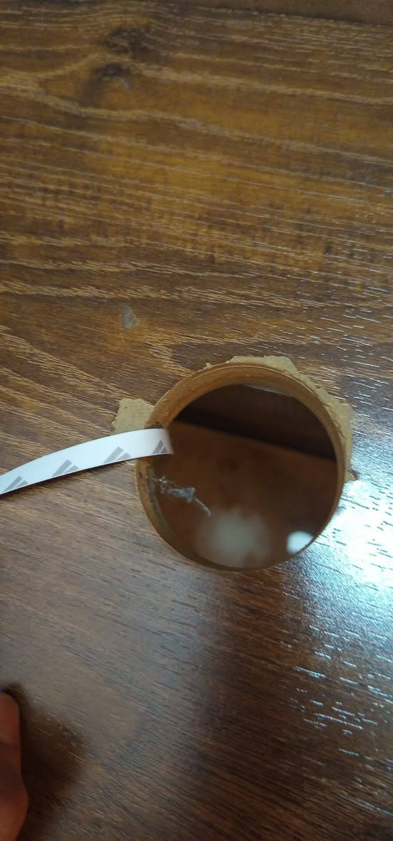 السلام عليكم مرخصة الادمن ميز خشب mdf بي ضربات شتريته هيج علمود الحجم يتعالج بالتغليف ماعليه شي او تكحيل حجمه متر و٤٠ في ٧٠ سم مع الكرسي المكان بغداد رقمي ***********
