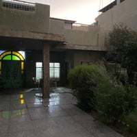 بيت للبيع ٣٠٠ م شهداء البياع قريب شارع الشهداء التجاري والمدرسة الالما...