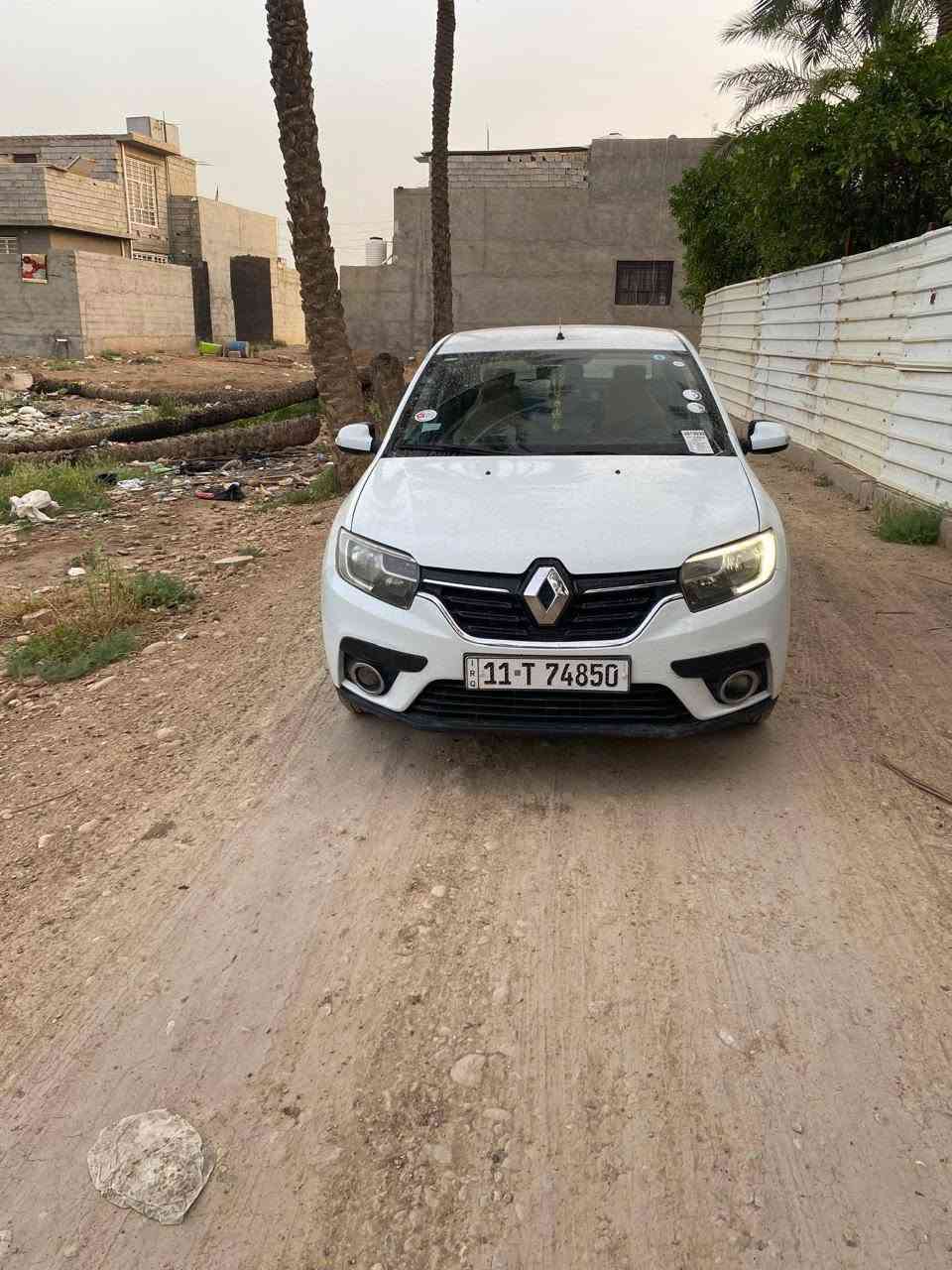 سلام عليكم سياره البيع رينو موديل 19 ***********
