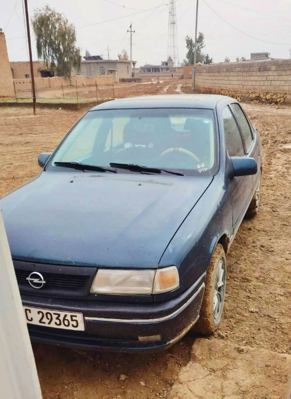 فكترة ٩٥ حجم ١٨ لون زيتوني رقم دهوك دولي هزة جديدة
 لايت زينون فتحه بالسقف ويل كب
گير محرك حدادية فول ..كهربائيّة شغاله كلها  
السعر ٤٥ نقد فقط بيها مجال قليل..
مكان السياره الموصل ناحية ربيعه..***********
