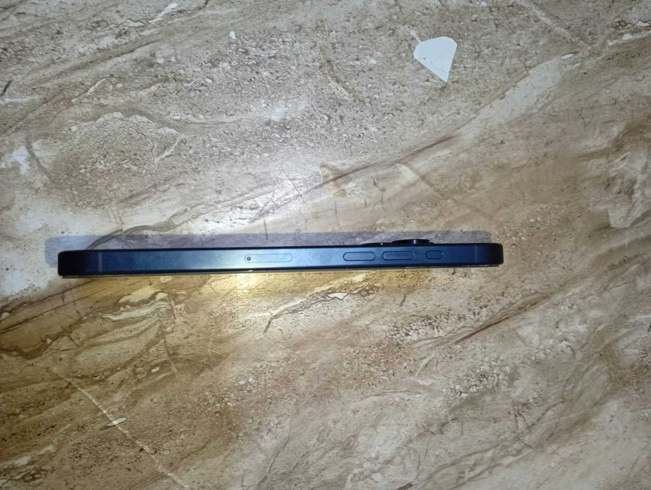 سلام عليكم 
آيفون 15برو ماكس شرق اوسط ذاكرة 256. عدد دورات الشحن 89 بطارية 98 تلفون جديد غراضة موجودة كامله كارتونة +كيبل شاحنة تلفون مصار هواي من اشتريته جديد بمعنى الكلمة سعرة مليون و200 وبي مجال بسيط 
***********
