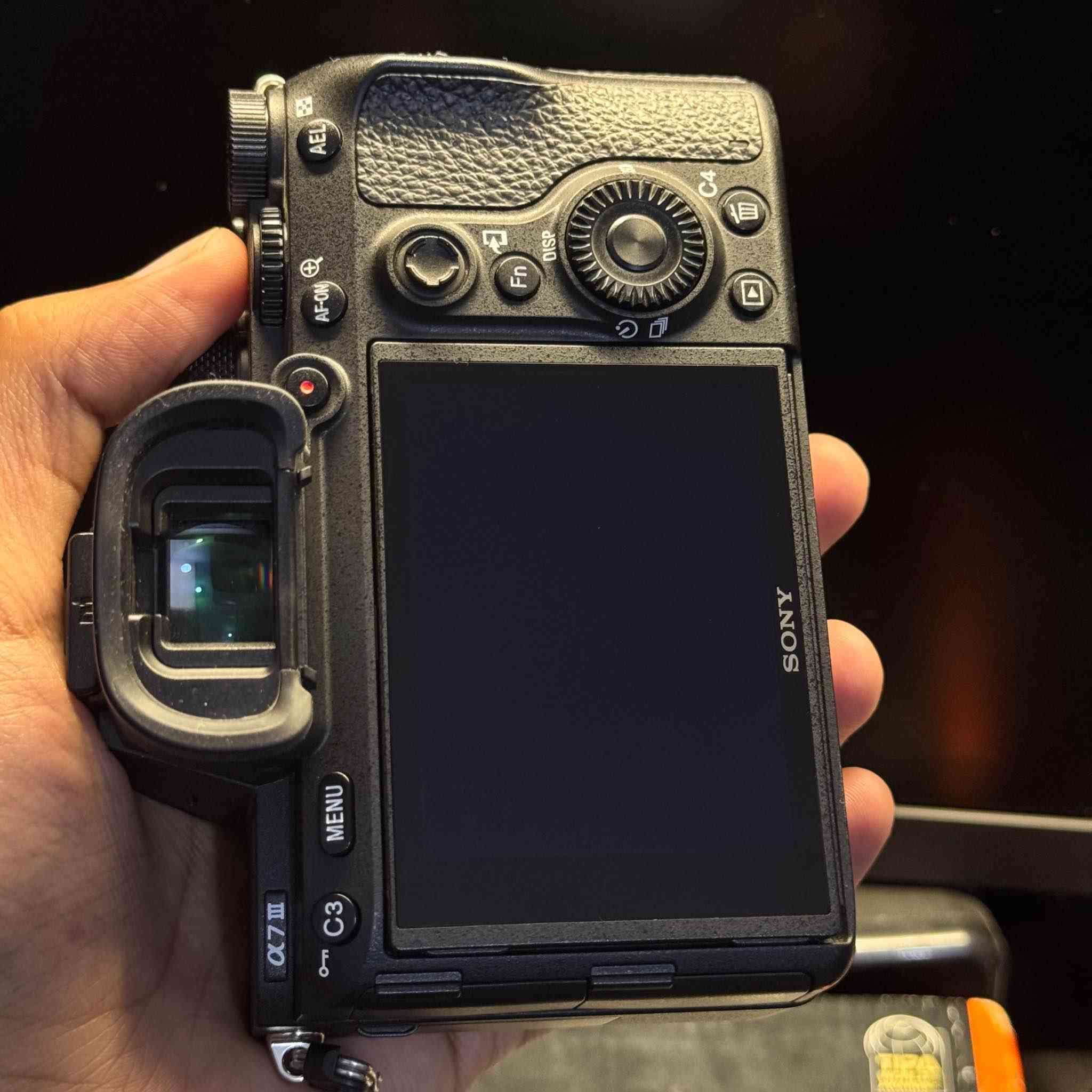 A7iii سوني
شتر 2K 
كامل ملحقات كارتون قباقة بطارية اصلية 
حزام شاحنة وكبلاتها  نظافة 100‎%‎ بدون شخط 
سعر مليون و550 بيها مجال للشراي 
مكان بغداد متوفر توصيل تواصل خاص بغداد, العراق


**إذا كنت صاحب هذا الإعلان وتريد حذفه لأي سبب، رجاءا أرسل رسالة إلى الدعم الفني**