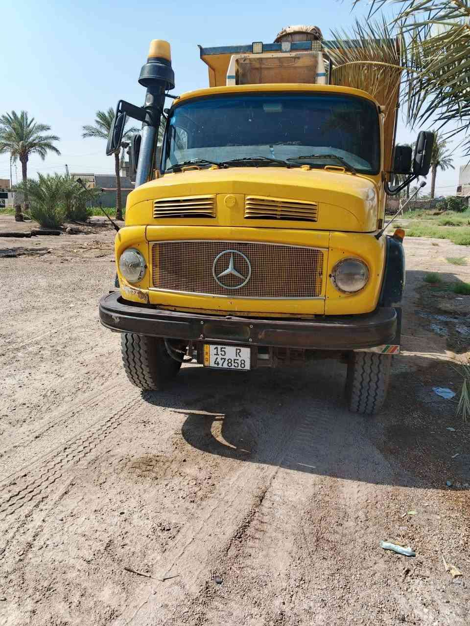 سيارة مارسدس اقجم موديل 80عربانه ام 30جاهزه للشغل للبيع للاستفسار على السعر تتواصل على هذا الرقم *********** رمادي سجاريه 
من رخصه المدير وافق
