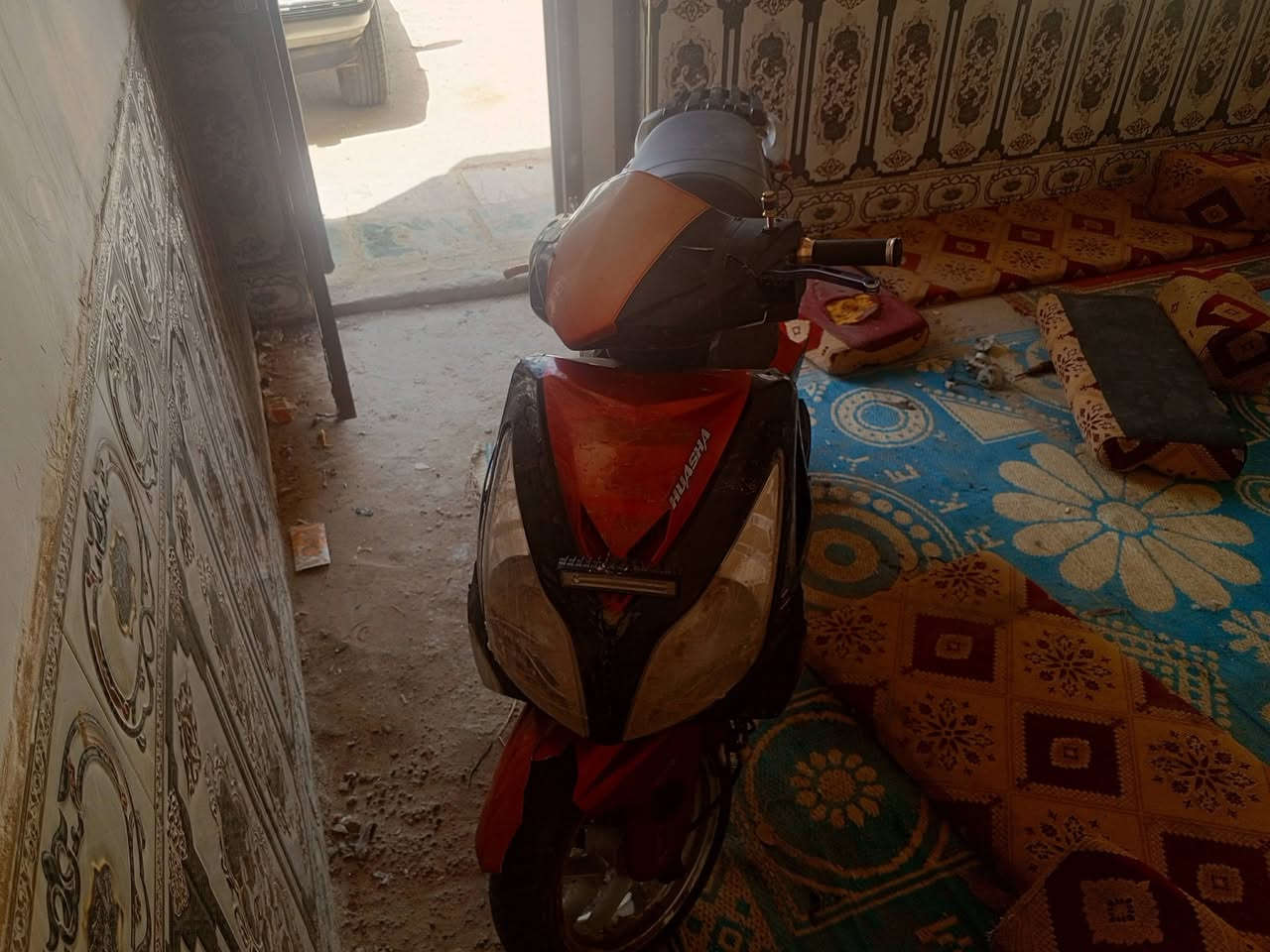 دراجه سكنس جديده  كهربائيات كله شغاله ما ملعوب بيه وشرط  جانت متروكه عوزه عداد  وصفاحيه وحده.   ***********
