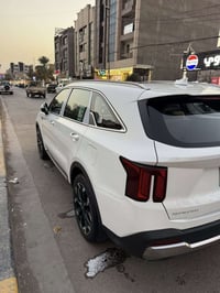 سورنتوموديل 2025 سياره فول فتحت سقف داتشواربع كامرات تطبك عل بصمه ويل ...