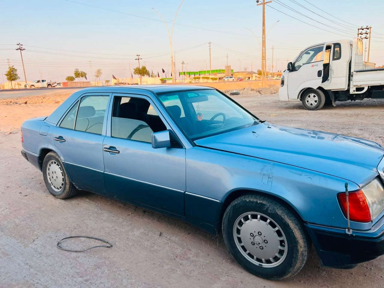 السلام عليكم دب مارسدس مديل1987محرك فيفتي 2500رقم بغداد سنويه 29سعرها53 وبيها مجال مكان بصره قرنه ***********
