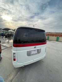 نيسان الكراند 2005 محرك وكير vvt 7راكبًً  السعر 60 بيه مجال   07828157...