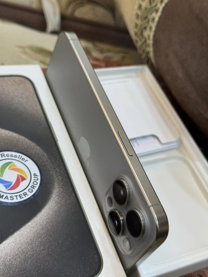 للبيع ايفون 15 برو ماكس شرق اوسط مكفول وتر بروف نضيف جداً جهاز مال بيت بطارية 89% 🔋لا معلاية ولا شي شرط الفحص وين ميعجبك عدد دورات قليل جهاز مال جناي السعر 1,125,000 وبي مجال بسيط ميعجبك السعر وتدور اجهزه راكضه اعبر المنشور و يرهم مراوس بأقل منه 13 برو ماكس او 14 مكاني حله شارع 60 / واتساب او اتصال ***********
