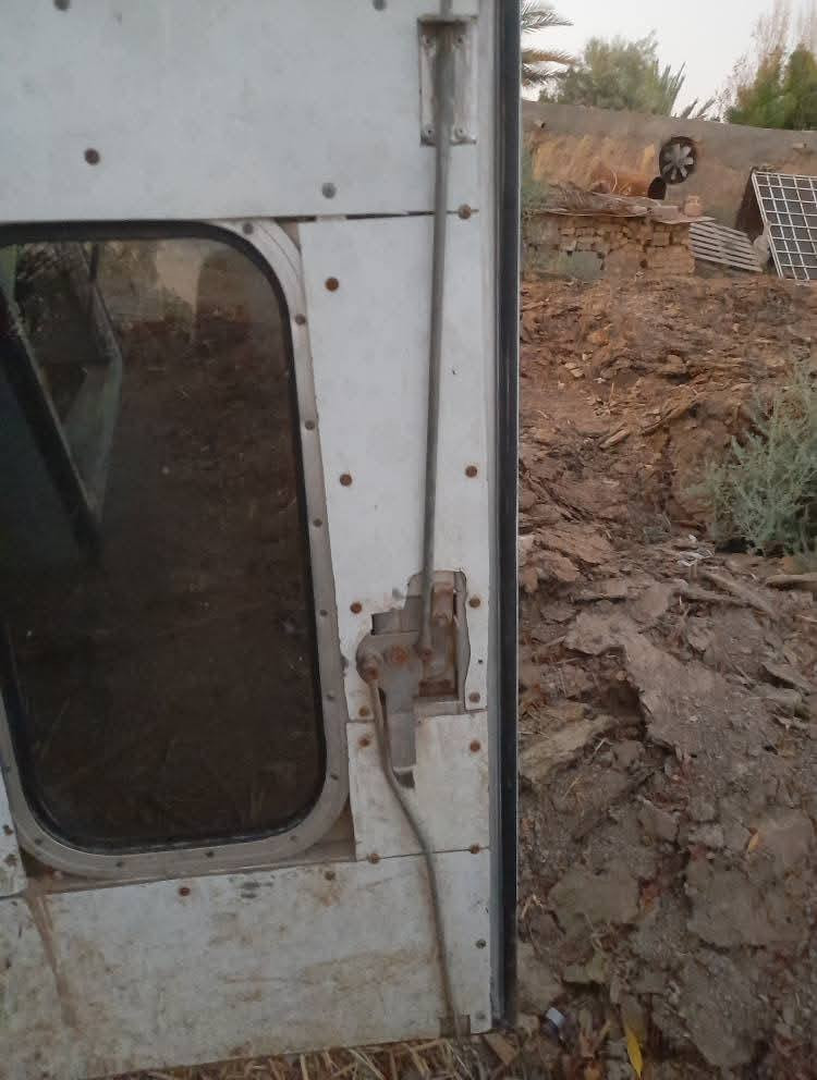 سلام عليكم
مقصوره سلفرادو سيرا رام فورد
صناعه امريكيه
*********** واتساب
