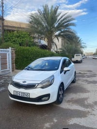 للبيع او مراوس كيا ريو 2012 خليجي مكفولة  بيها بارد بالباب موضح بالصور...