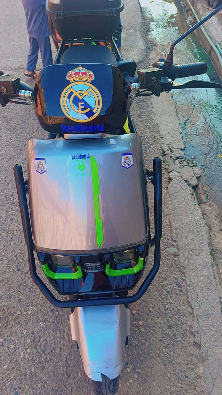السلام عليكم عندي هاذا الماطور للبيع اوباما 6باتريات السعر 600او بي مجال شراي راسلني خاص


**إذا كنت صاحب هذا الإعلان وتريد حذفه لأي سبب، رجاءا أرسل رسالة إلى الدعم الفني**