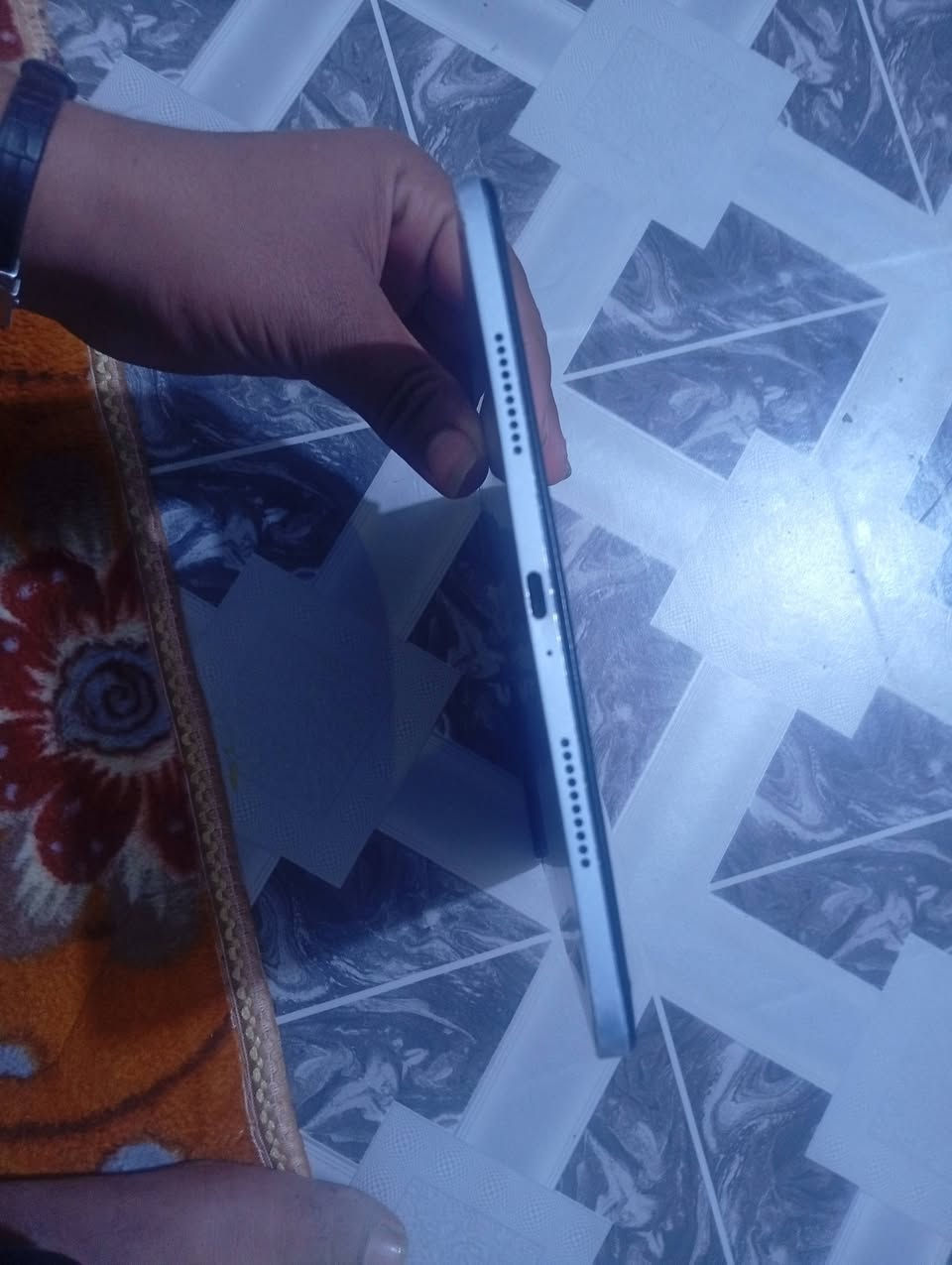 ايباد xiaomi pad6 للبيع ذاكره 256 جهاز حلو + فريمان عاليه بس شاشه بيه كسر وما مئثره على الجهاز لا من ناحيت المس ولا من ناحية الاستخدام  السعر 200 الف جهاز ارخص من السوگ بهواي *********** بس الشراي يتصل فدوه
