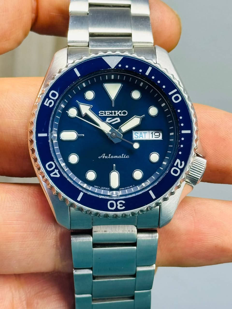 Seiko 5 اصلي 🔥🇯🇵
💥💥مستخدم 💥💥

اوتماتيك 
حجم 42 ونص
مقاوم للماء 100م
طوق دوار 
ارقام واميال لامينوس
زجاج مقاوم للخدش 

275 الف


**إذا كنت صاحب هذا الإعلان وتريد حذفه لأي سبب، رجاءا أرسل رسالة إلى الدعم الفني**