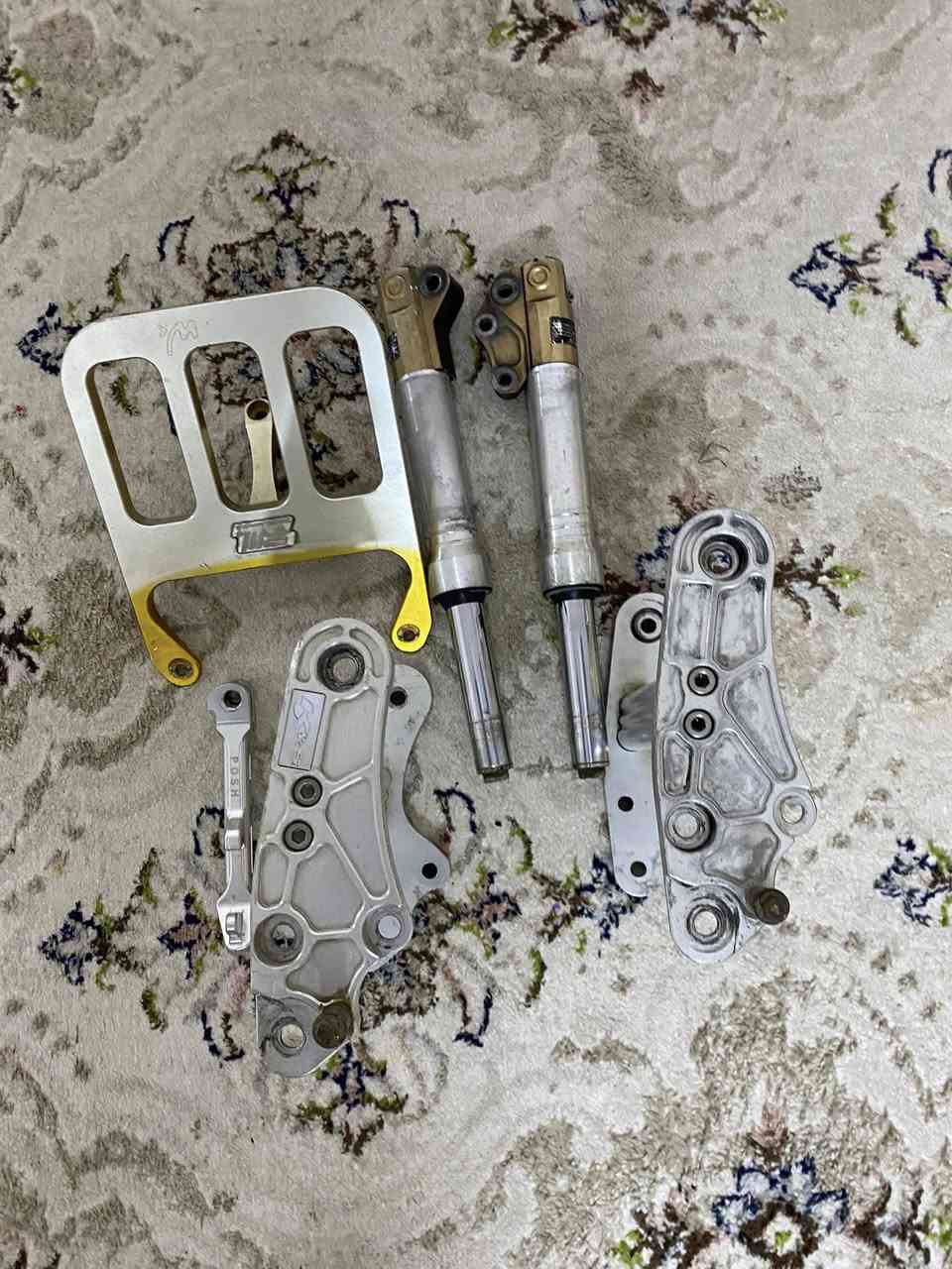 للبيع صدر كادم بلادي مل عبي ما بي شيالا بلاد و سبايه بلاد مال بوليس شراي تعال خاص و هذا رقمي عل وتساب ***********
