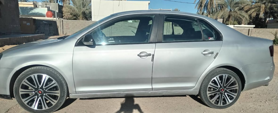 السلام عليكم ورحمة الله وبركاته
جيتا 2006 للبيع 
محرك 2500
السعر 70 $
للتواصل يرجى الاتصال على الرقم
***********
غير متواجد على الفيس
