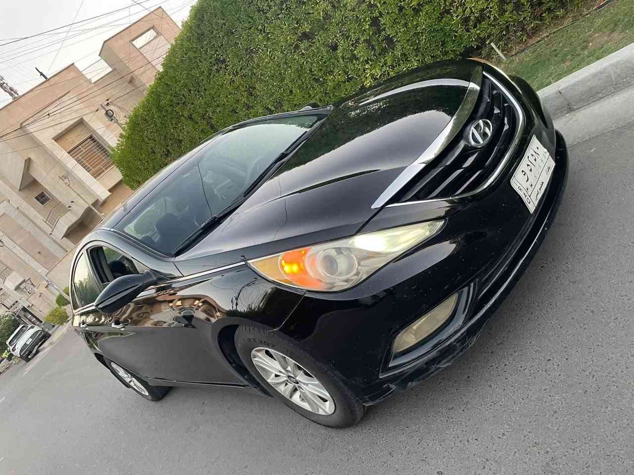 سلام عليكم 
سوناتا 
موديل ٢٠١٣
بيه نقص بس تبريد 
صوره حادث 
سونار موجود 
تحكم ستيرن 
كشنات كهرباء 
كشنات تدفئه 
كير محرك مكفول 
صدر امامي خلفي جديد 
سعر ٨٨ بيه مجال 
مكان الاعظميه 
***********
لبيع فقط
