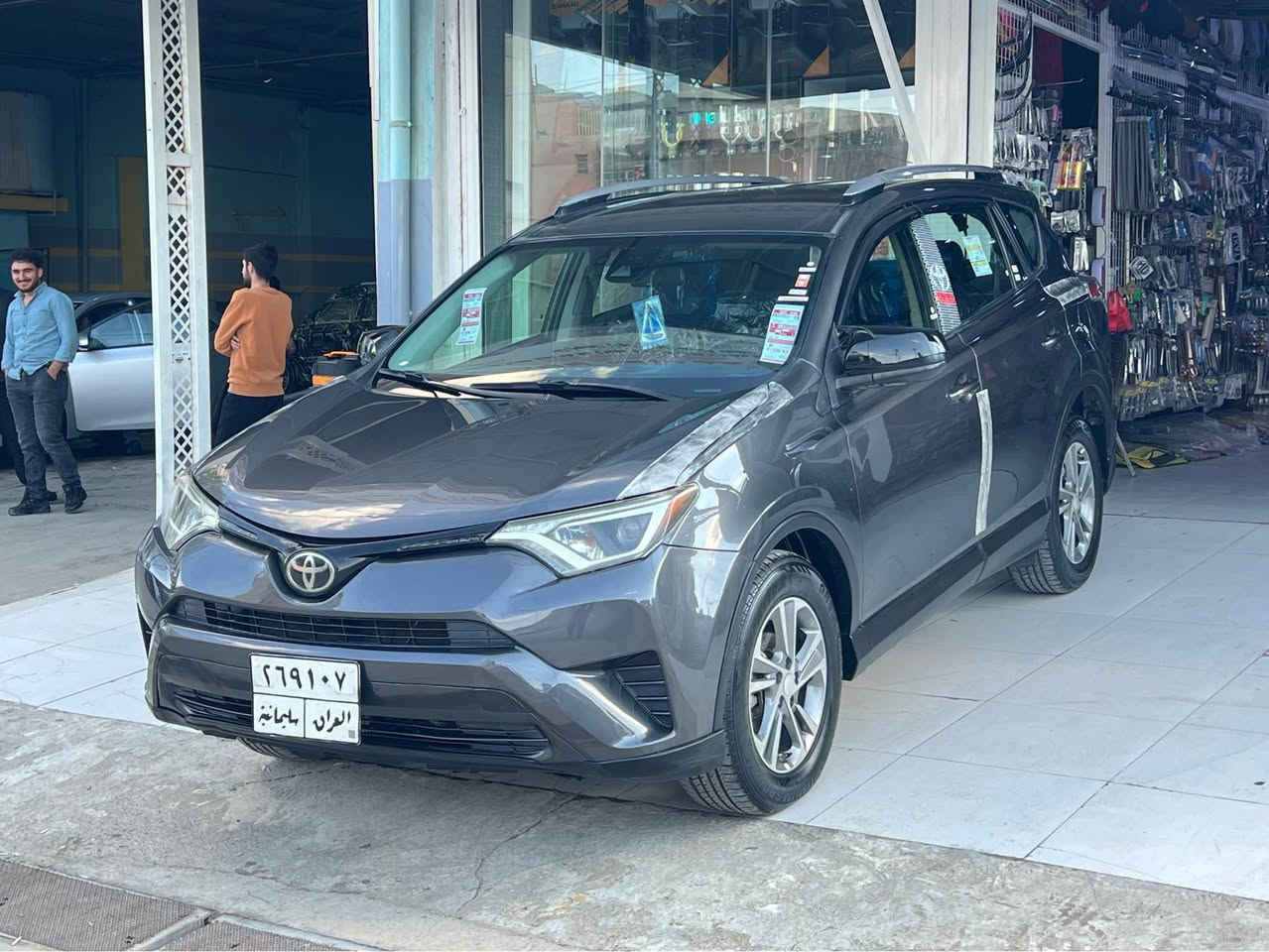 كوردى و عربي
راف4 موديل 2018 زور خاوينه زور تازه يه شاشه يه راداره كاميره يه ده بل اكسله نيزام ايكويه شغاله چوار تايه يي تازه يه بي مه سروفه به شه رتي گير و مه كينه و اكسل و به شه رتي تحويل و غرامه 4 بارجه يي بوياغه بي ناو گرتن بي ايرباگ و سونه ره كه ش له ره سمه كان داندراوه
ناونيشان كركوك
نرخ 165
***********
***********

راف 4 موديل 2018 نظيف جديد شاشة و رادار كاميرة دبل اكسل نيظام ECO و دبل اكسل شغاله اربع تايرات جديد بدون مصروف شرط محرك و كير و دبل اكسل و شرط تحويل غرامة 4 قطع صبغ بدون دواخل و بدون ايرباك سونار بالصور موجود 
مكان كركوك
سعر 165 
***********
*********** كركوك, العراق
