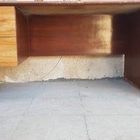 مكتب • ١٦٠×٧٧ • يحتاج شغل بسيط