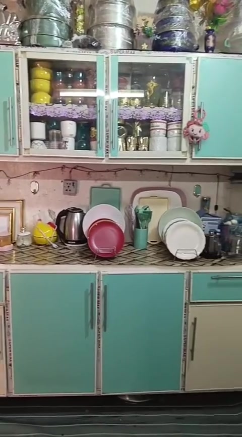 السلام عليكم طباخ كريازي عين زركه شرط فرن جوه شغال سعر 300 + كاونتر المعلق مترتين و الارضي متره ونص +سنك طول متره. الرقم *********** / مكلف با نشر
