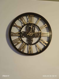 ساعة • ماكنة اصلية • مستخدمة ٣ أسابيع