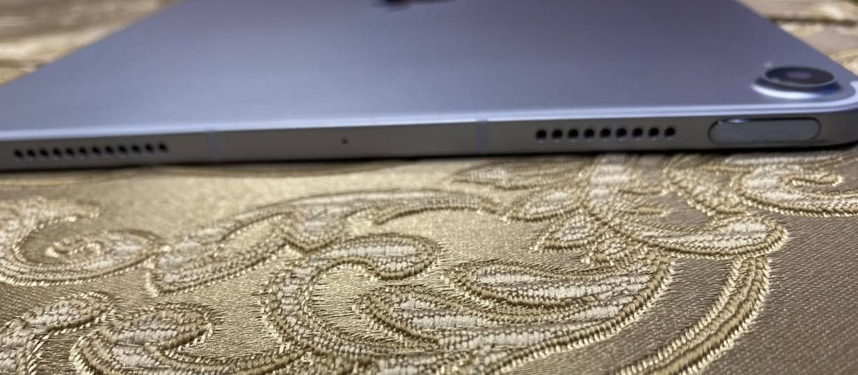 سلام عليكم ايباد اير 4 للبيع ب 335 وبي مجال للاتصال *********** بطارية 100 غير مستبدلة ما بي اي قطعة مستبدلة مكاني بغداد الدورة
