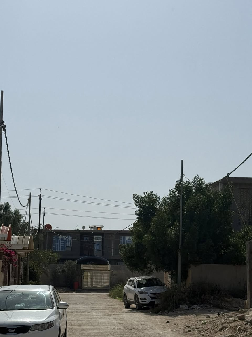 دار سكن طابو صرف في حي ( الامير الاول ) 
بجانب بيت ( علي جاسم ) وبجانب ( مروان القريني ) 
مساحة 250 م 
خدمات - ماء - كهرباء 
تحويل ( مباشر ) 
يباع ( قصطين او بقطعة طابو ) 

للاستفسار مراجعة مكتب ( غيدان ) للعقار  
واسط - الزبيدية - مقابيل حي ( الصناعي )  
***********  
*********** محمد سيد غازي
