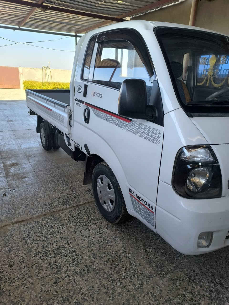 كيا حمل 2015 رقم بابل 2700 بسمي تحويل مباشر مكفولة كفاله عام بس الدوس محرك كير اكسن تبريد  شاصي  رقم شاصي للاتصال ***********
