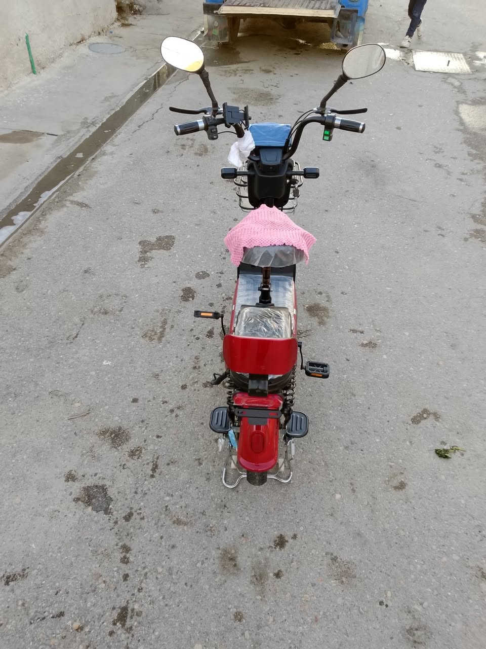 سلام عليكم ورحمه الله وبركاته دراجه شحن للبيع موديل 2024 فول مواصفات أربع بطاريه مثبت سرعه بصمتي حاضنه موبايل ليت كلش حلو دراجه ما دخله مصلح ابد دارجه ما تعبانه الاستفسار على الرقم التالي ***********
