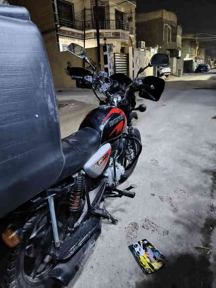 بوكسر لبيع ٢٢ممرقمم مليون ٣٠٠وبيهامجال بغداد الزعفرانيه
***********
