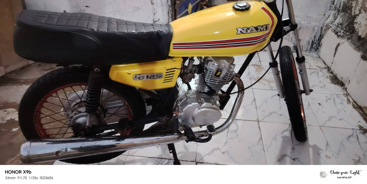 سلام عليكم دراجه كلك للبيع دراجه نضيفه حيل محرك  مفتوح نضيف شلعه اتشك الكاع دراجه كلشي ما ناقصها سعر 400 او بيها مجال المكان الناصريه مركز الرقم ***********
