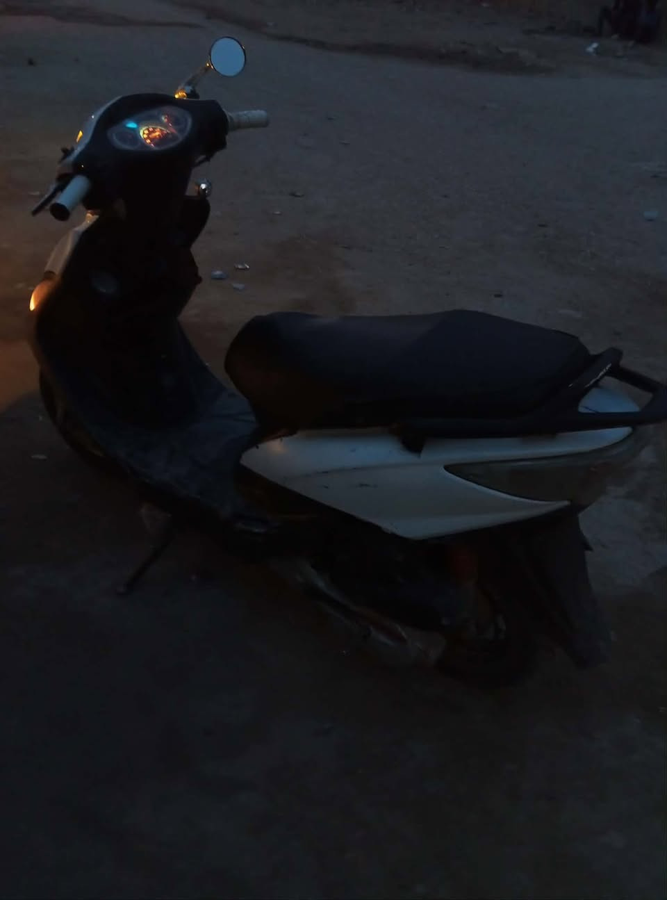 كامكو جي فور مجفت جديد كهربائيات كلها شغاله نضيفه كفرات نضيفه مكان نجف ابو صخير 
سعر 300 
رقم ***********
