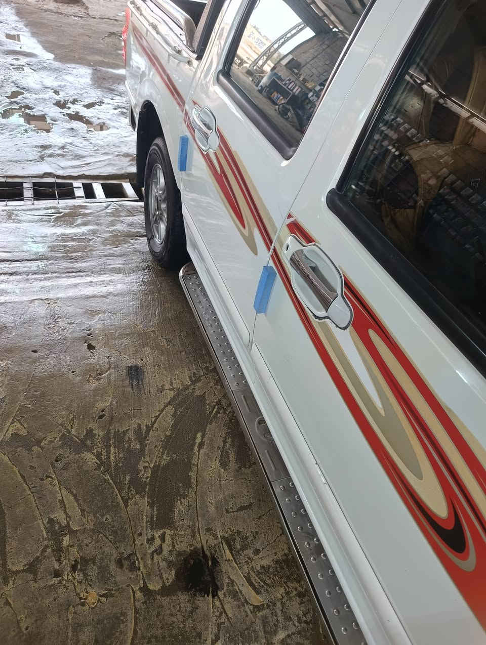 سلام عليكم للبيع بيكم كريتويل  2013 مكفوله كفاله عامه كير ومكينه عل شرط تخم تاير تبريد ثلج حداديه جديده كهربايات كله شغاله  مكان نجف للستفسار  ***********
