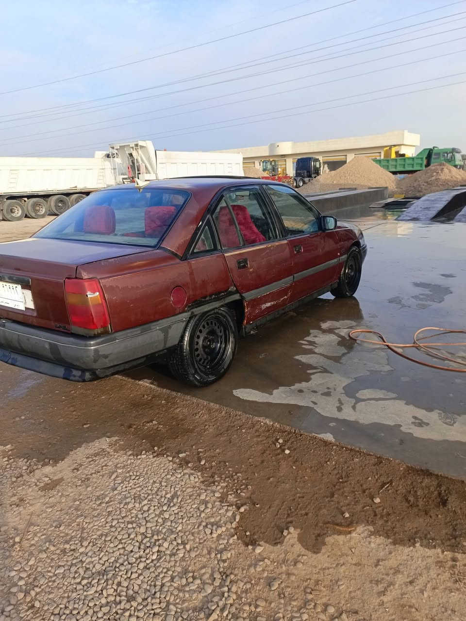 أوميكا 1988 بلادي
بدون ظربه وبدون خياس بيهه جراد كير ومحرك ياباني ونجي 
كهربائيات باتري تخم تاير جديد 
صدر أمام جديد غرفه جديده..سنويه ماصاقطه 
عليه غرامه ٣٠٠الف تنزل من سعر السياره... السياره بسمي 
صارلهه عندي ٦سنوات 
السعر ٣٥ وبيهه مجال شي بصيط 
المكان ديالى بعقوبة 
***********
