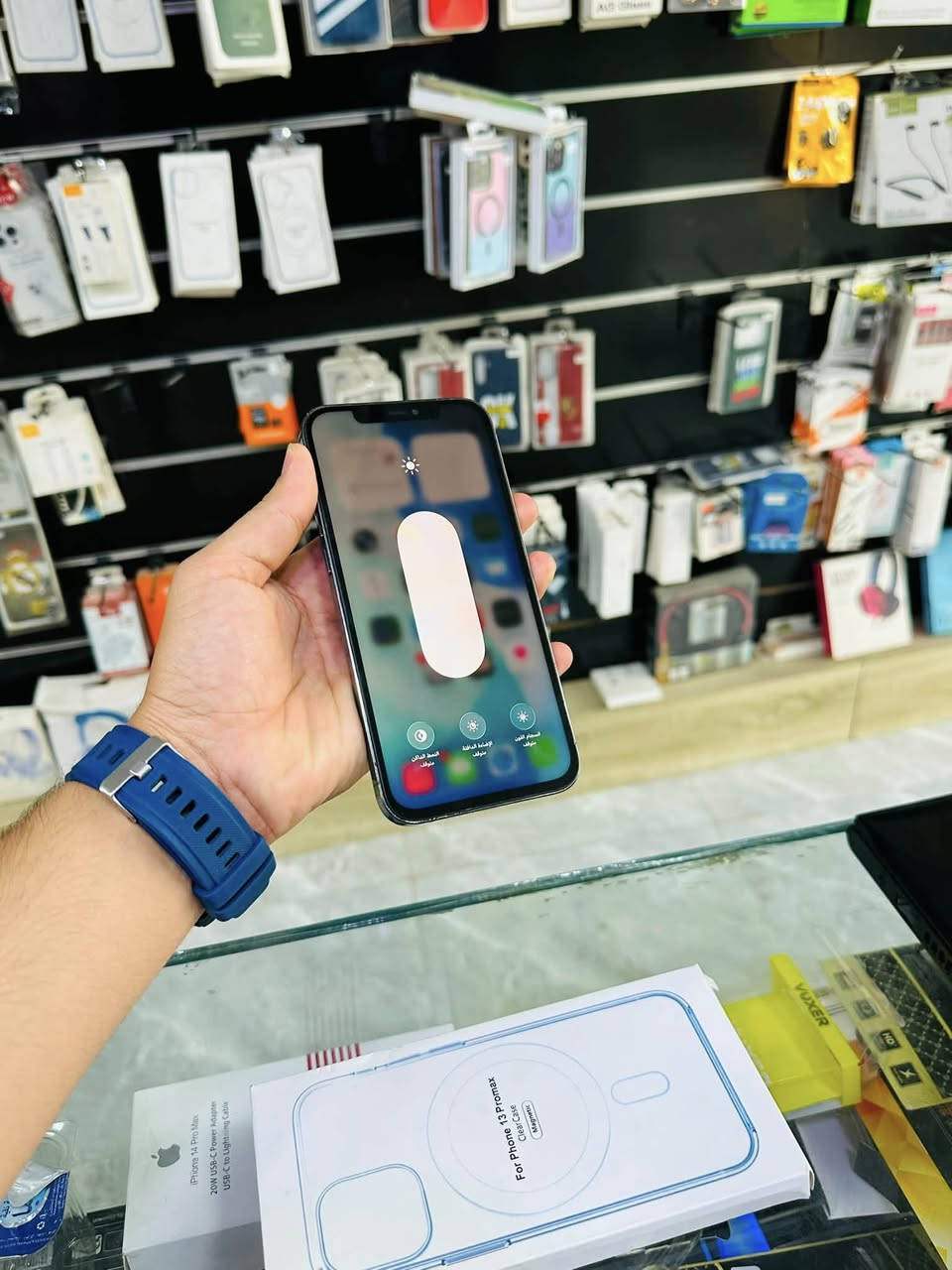 سلام عليكم❤️
📱 للبيع: آيفون 12 برو ماكس

* الذاكره: 512 
* البطارية: 100% (مبدلة أصلية)
* الجهاز: شغال 100% (نت، صوت، اتصال)
* الملاحظات:
    * مبدل شاشة نوعيه كلش حلوه
    * بصمة الوجه (Face ID) متوقفة
* باقي الأمور: ما بيه أي خلل

📍 الموقع: بغداد – مدينة الصدر / قطاع 23

💰 السعر: 290 ألف قفل (نهائي)

📞 للتصال:
***********
