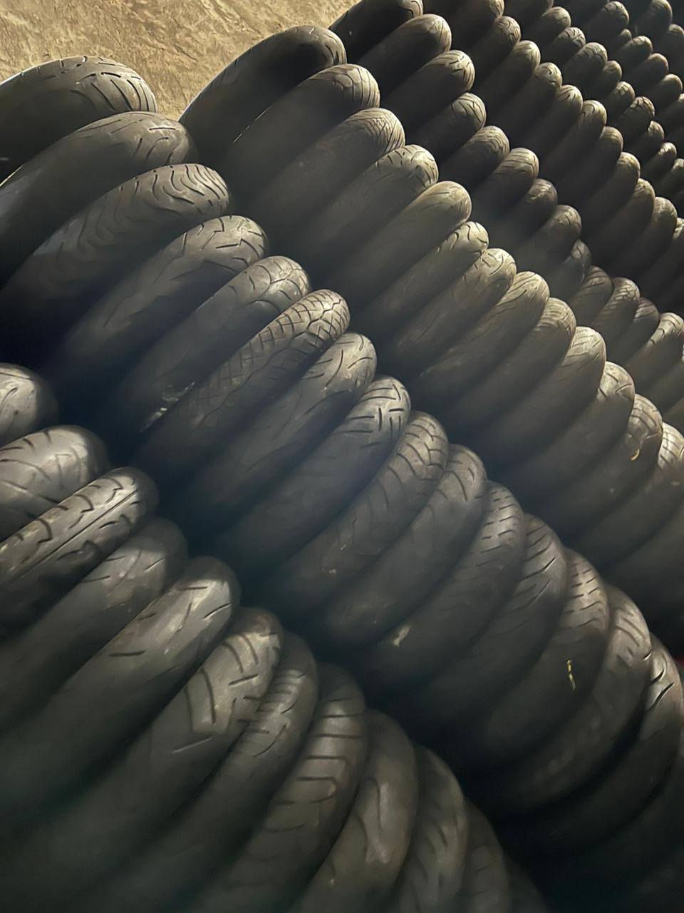 سلام عليكم وصول تايرات باله نضافه فول كميه  تاير مال بطح امامي وخلفي ١٠٠٠ تكه ابيعن جمله
وموجود قياسات 14/15/16/18/19هذني بيهن ٥٠٠ تكه كلهن بيع جمله العنوان السماوه الرميثه مبايل***********
