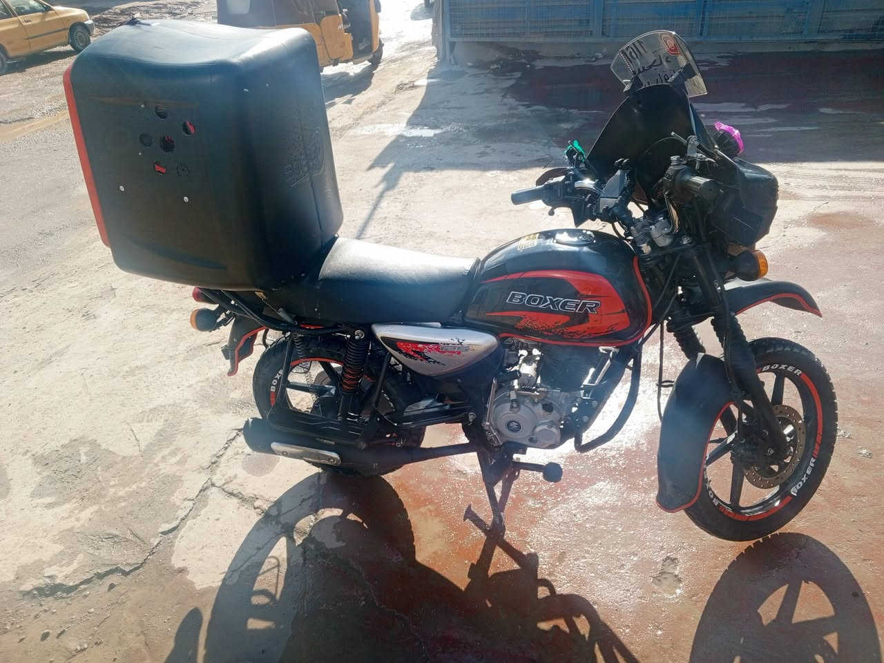 اسلام عليكم.  دراجه بوكسر جبلي  موديل 23 سستم صوت اشاير عيون وبومه دراجه نضيفه مثل ماموضح بل صور اوراق سعر 1650  بيهه مجال 
*********** عنواني بغداد الحبيبيه
