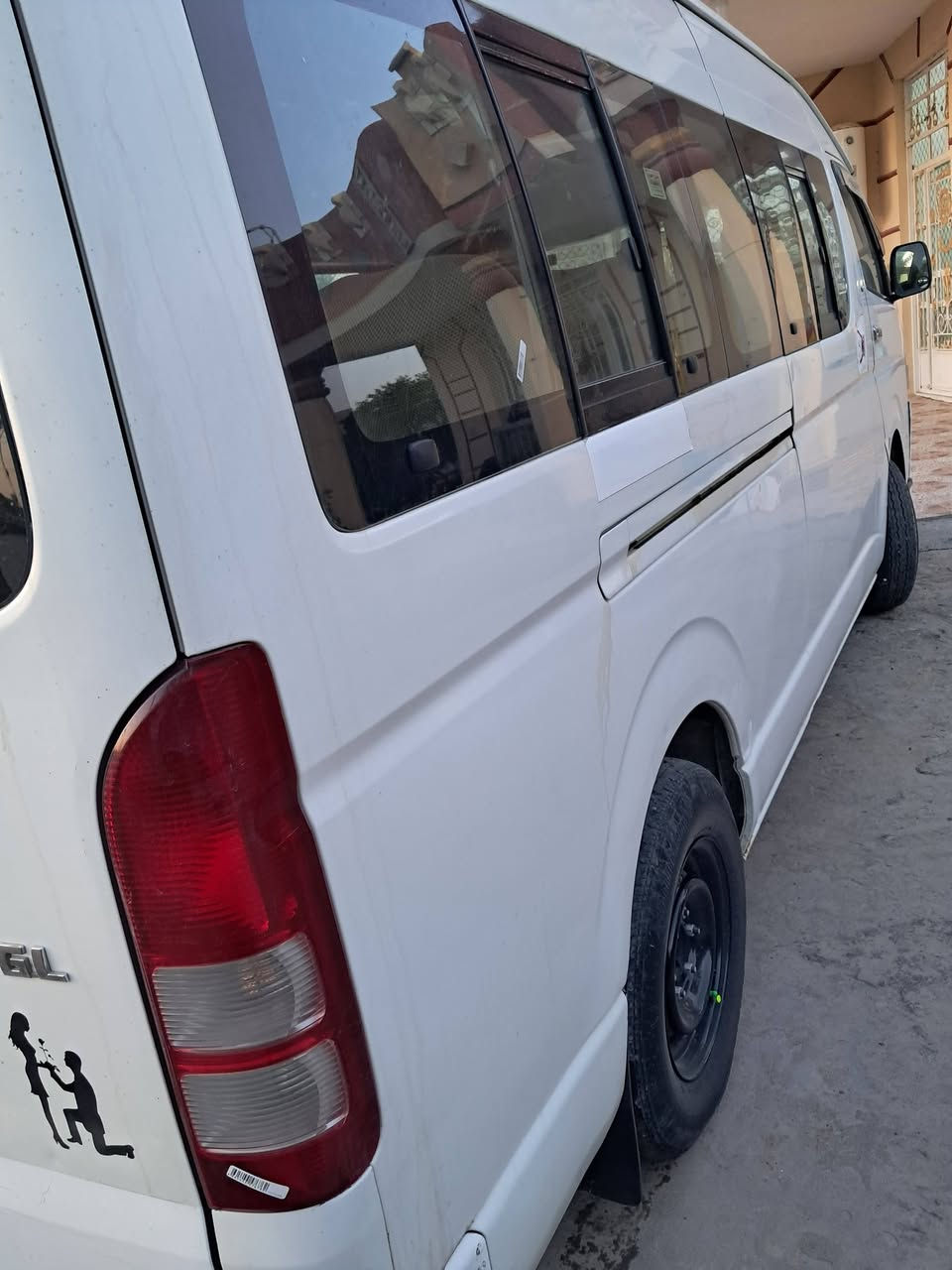 السلام عليكم هايسه ٢٠٠٩ بيهه مكانات كلش قليله صبغ هلال مال باب الصدر و بربع الاخير شبر الباقي كفاله سياره خير من الله رقم بغداد شرط التحويل تخم تاير برجستون دوشمه نضيفه باب كهربائي منضومه غاز السعر(٢١٠) وبيه مجال قليل اي استفسار اتصل ع هاذ الرقم 
***********
