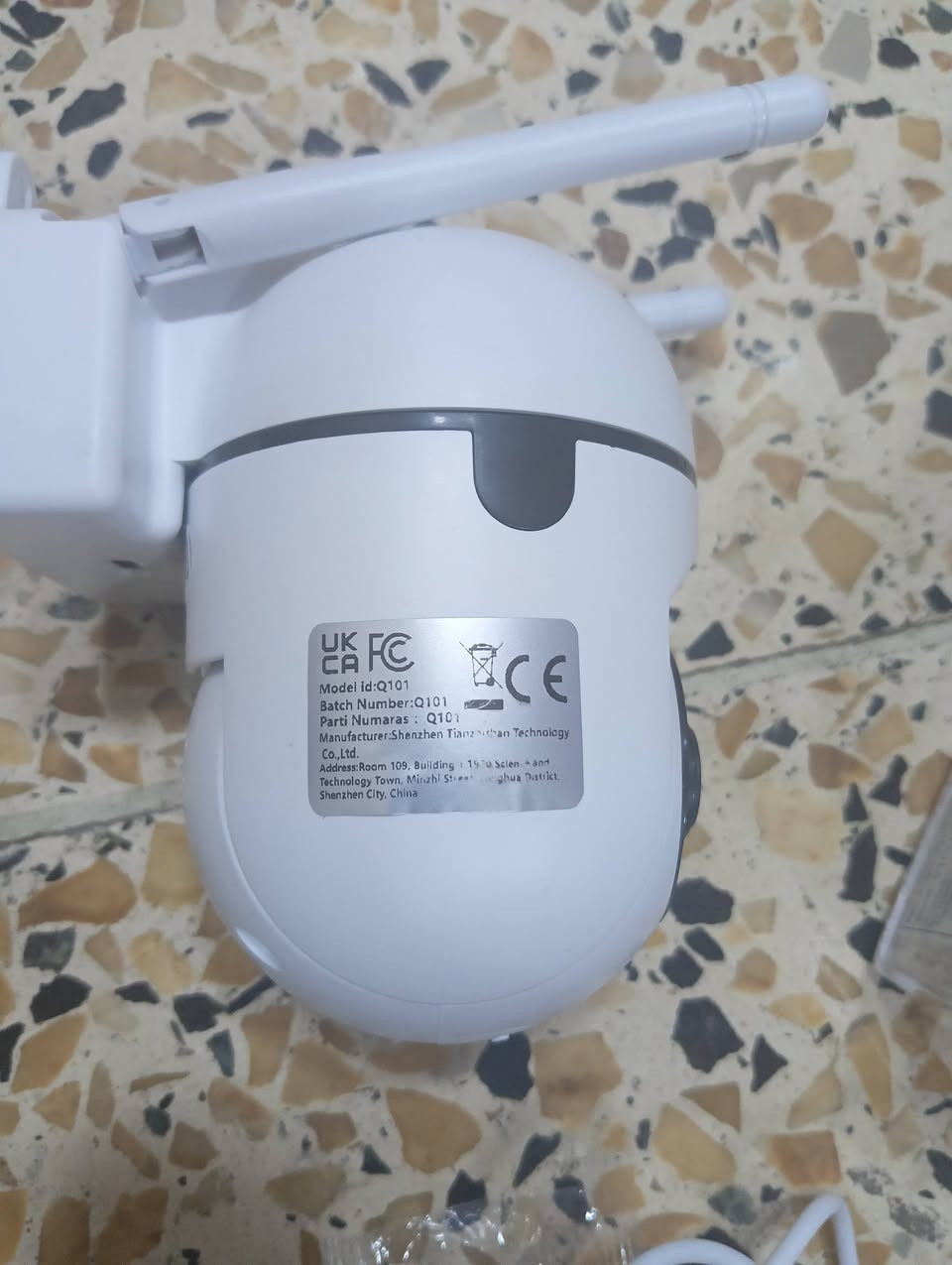 كاميرا مراقبة ذكية داخلية ممتازة لمراقبة البيت، الأطفال، أو المحل.
​ترتبط على الواي فاي وتشتغل على تطبيق بالموبايل (بث مباشر بدقة عالية).
​تدعم خاصية المراقبة عن بُعد والتخزين السحابي أو على رام.
جديدة غير مستخدمه السعر 20 وبيها مجال


**إذا كنت صاحب هذا الإعلان وتريد حذفه لأي سبب، رجاءا أرسل رسالة إلى الدعم الفني**