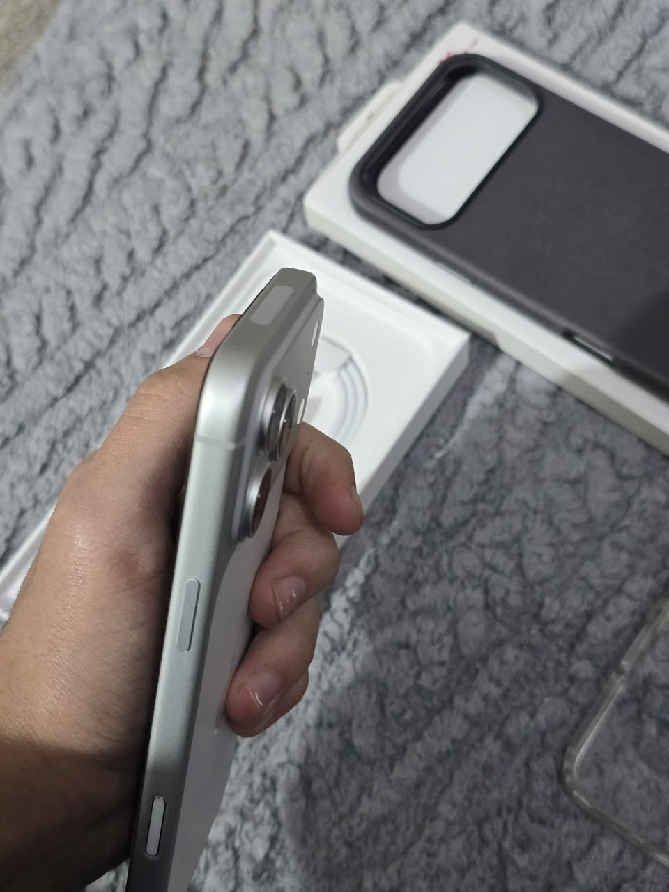 17 برو ماكس سلفر شريحة الكترونية
256 مشحون 6 مرات فقط السعر 1700 الجديد حاليا ب1795
للاستفسار تواصل واتساب او خاص 
***********
