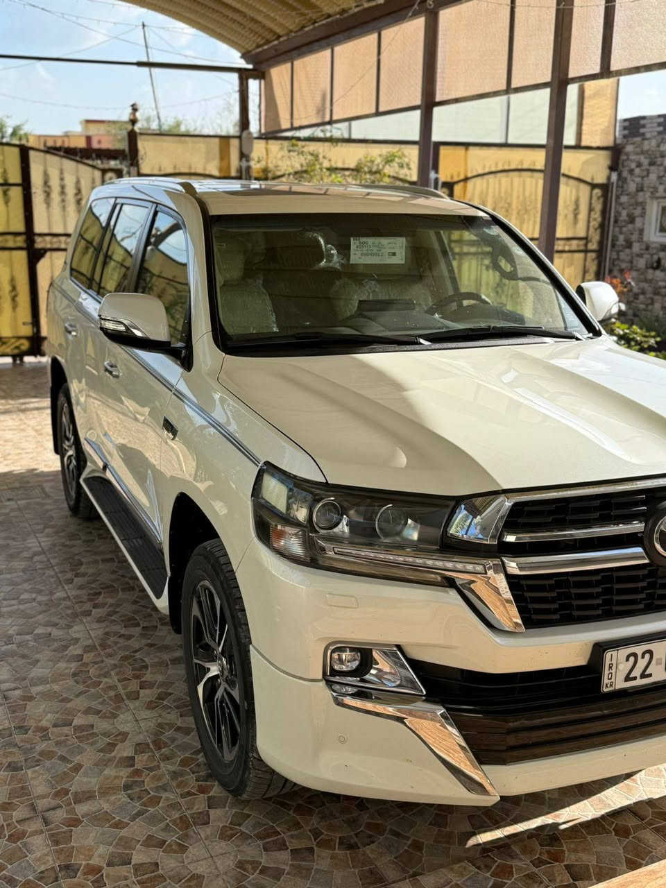 السلام عليكم للبيع لاندكروز موديل 2021 شركة جيهان رقم اربيل بسمي تريد تحويل او وكاله  مكفول كفالة عامه من كلشي حته الدعاميات كفاله 
محرك سيارة 4000. V6
فول موصفات 1/1
بصمه تشغيل 
بصمه أبواب لمس 
تشغيل عن بعد 
فتحه سلايت
كشنات ثنين كهرباء 
كشنات جلد  
زراكات 
مري شفط 
شاشات خلفيه   
سبعه راكب 
ثلاث قطع تبريد 
حساس امامي 
حساس خلفي 
وباقي موصفات المعروفه 
السياره جديده حته اسبيرها منازل وتخم تاير جديد 
ماشيه 60 الف حقيقي 
السعر 51000
5شدات و 10 ورقه
الاستفسار اتصل على الرقم 
***********
مكان سياره بابل
ملاحظة أنا مكلف بالنشر فقط.
